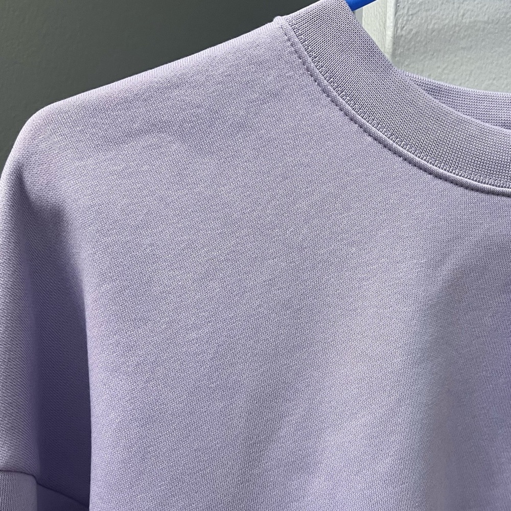 NWT Women’s Calvin Klein sweatshirt - Picture 3 of 8